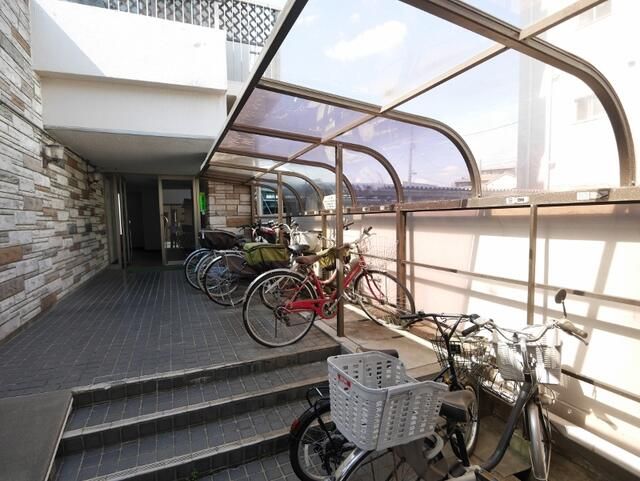 Renovated 1DK Apartment Near Kamitakado Station, Itabashi - Thumbnail 3