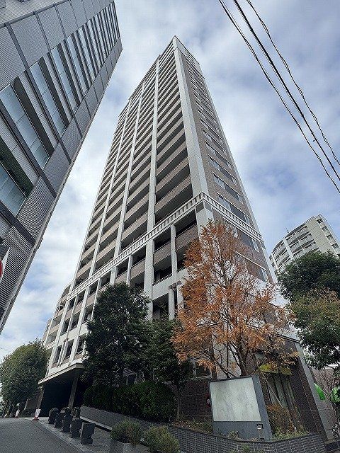 2LDK Apartment for Sale in Shinjuku, Tokyo - 64.64 sqm - Thumbnail 2