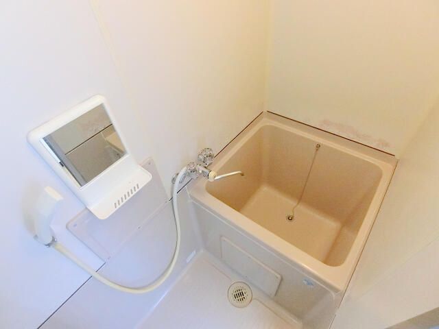 1K Apartment for Rent in Nagano City - Separate Bath & Toilet - Thumbnail 4