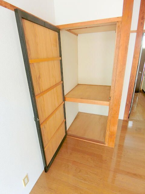 1K Apartment for Rent in Nagano City - Separate Bath & Toilet - Thumbnail 2