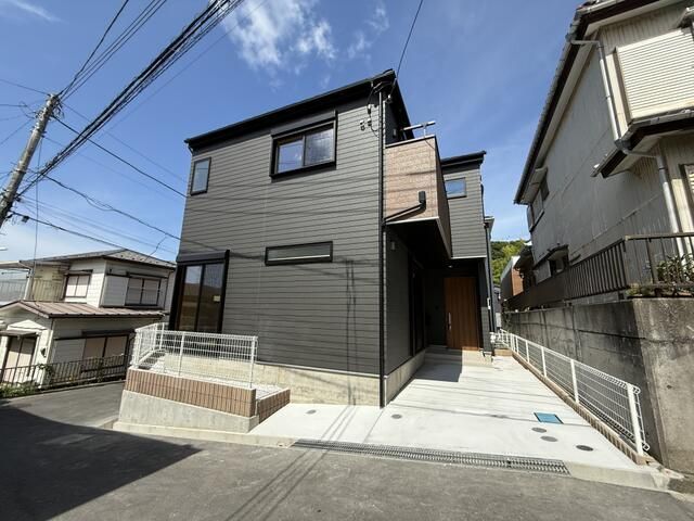 New 4LDK House for Sale in Yokosuka, Kanagawa - Thumbnail 2