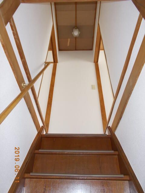 Renovated 3DK House for Rent in Neyagawa, Osaka - 40,000 Yen - Thumbnail 2