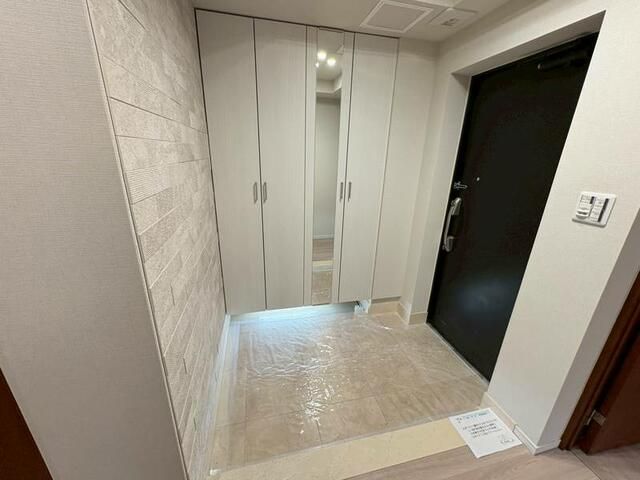 4LDK Ground Floor Apartment with Private Garden in Minoh, Osaka - Thumbnail 2