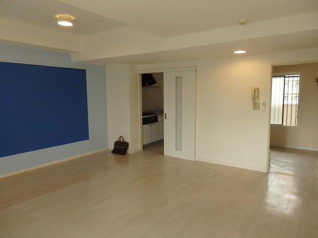 2DK Apartment for Sale in Akita City with 17-jo Living Room - Thumbnail 4