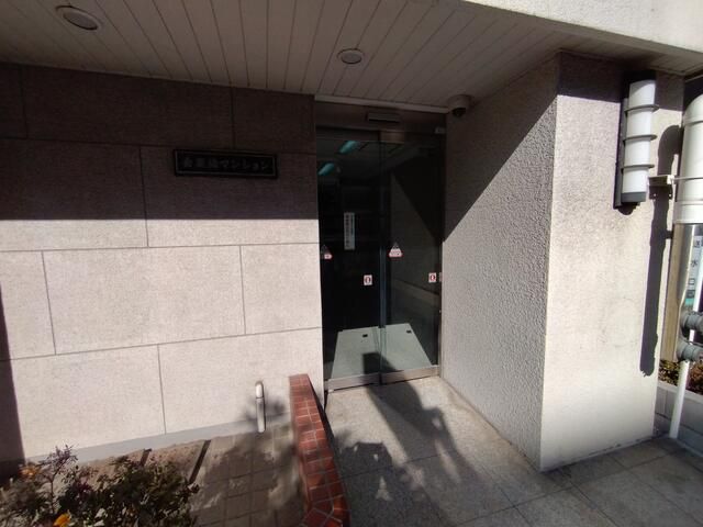 1K Corner Apartment for Sale in Sumida, Tokyo - Near Asakusa - Thumbnail 2