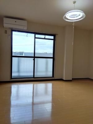 1DK Apartment for Rent in Kadoma, Osaka | Top Floor, Quiet Area - Thumbnail 3