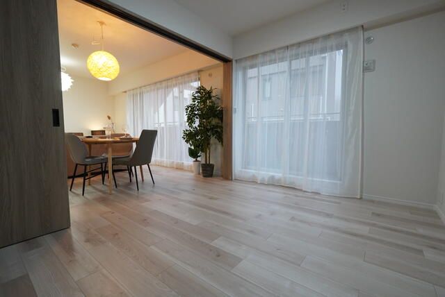 Renovated 3LDK Apartment for Sale in Toshima, Tokyo - Thumbnail 3