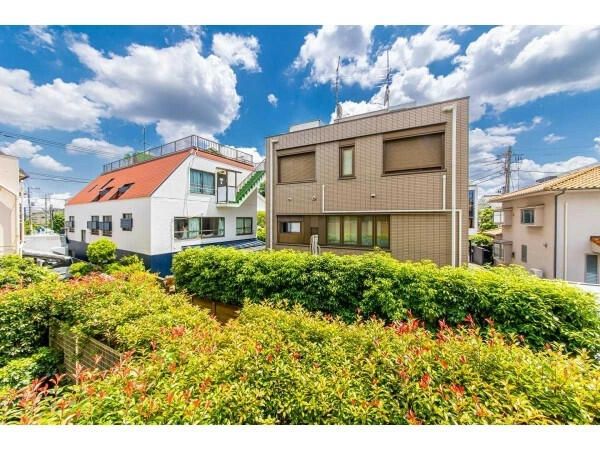Renovated 3LDK Apartment for Sale in Toshima, Tokyo - Thumbnail 2