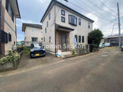 4LDK House with Garden & 2 Car Parks in Hadano, Kanagawa - Image 1