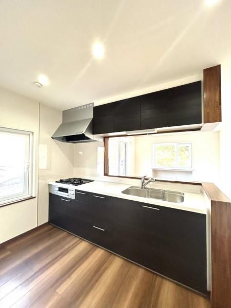 Renovated 4LDK House in Quiet Muroran, Hokkaido - Thumbnail 4