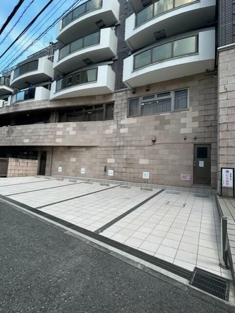Renovated 1LDK Apartment for Sale in Shibuya, Tokyo - Thumbnail 2