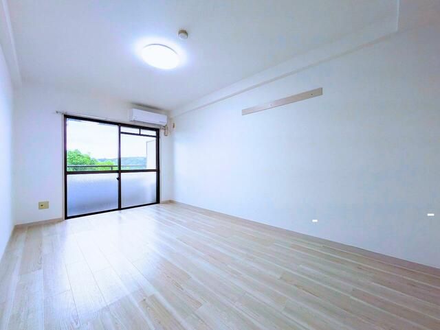 Renovated 1K Apartment Near Dogo Onsen, Matsuyama - Thumbnail 2