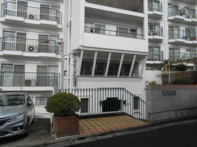 1DK Apartment for Sale near Hōnanchō Station, Suginami, Tokyo - Thumbnail 2