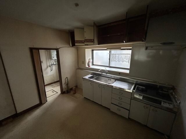 5LDK House for Sale in Quiet Sapporo Neighborhood - Thumbnail 3
