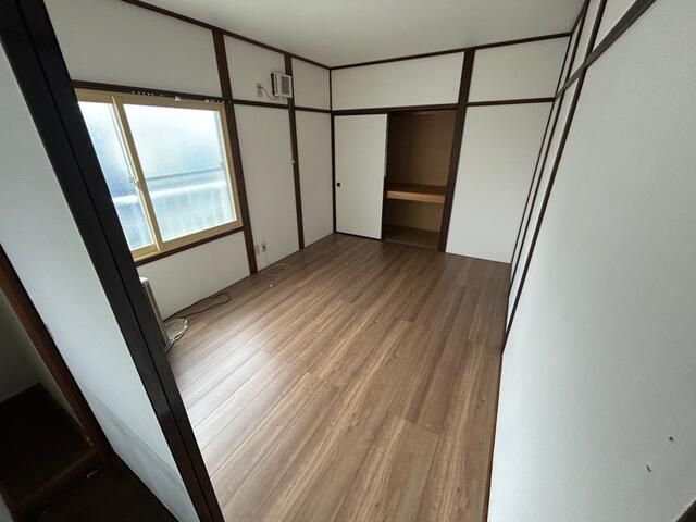5LDK House for Sale in Quiet Sapporo Neighborhood - Thumbnail 4