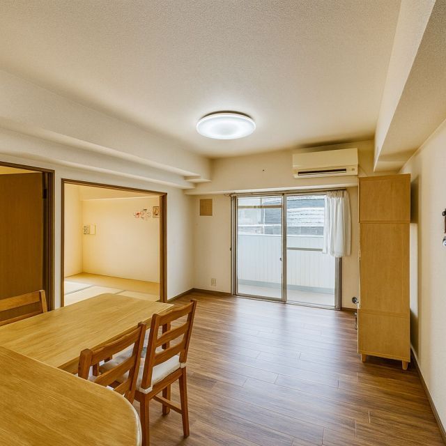 3LDK Corner Apartment in Kiyama, Saga | Near Hot Springs & Station - Thumbnail 2