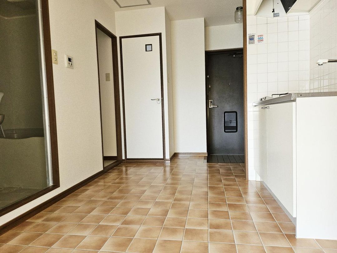 1K Apartment for Rent in Suita, Osaka - 50,000 Yen - Thumbnail 3