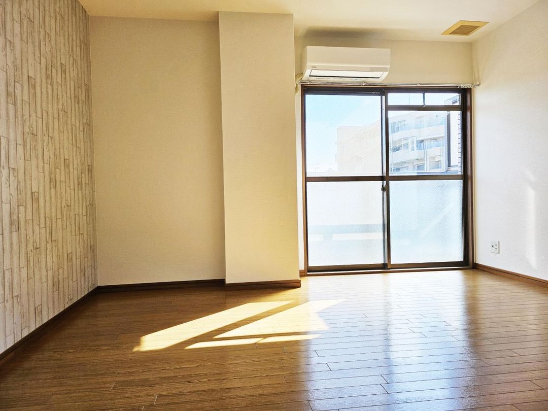 1K Apartment for Rent in Suita, Osaka - 50,000 Yen - Thumbnail 2