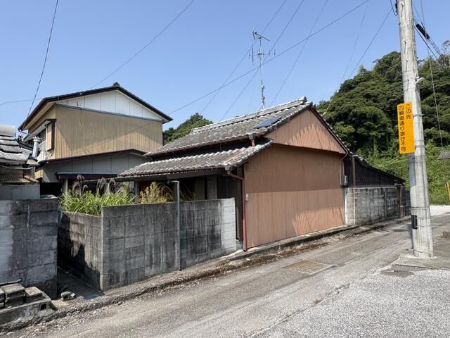 1922 Traditional Wooden House for Sale in Kochi City - Thumbnail 2