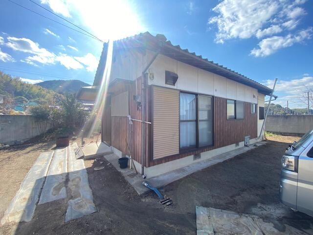 1LDK House with Large Garden for Sale in Shin-nihama, Ehime - Thumbnail 3