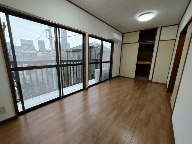Renovated 3LDK House for Sale in Yokohama Nishi Ward - Thumbnail 4