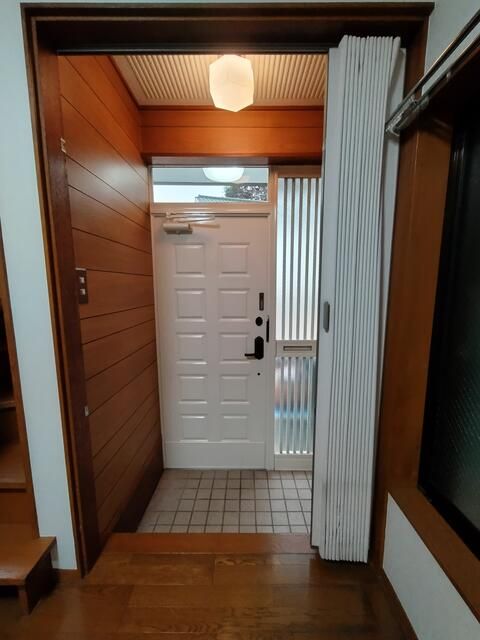Renovated 3LDK House for Sale in Yokohama Nishi Ward - Thumbnail 2
