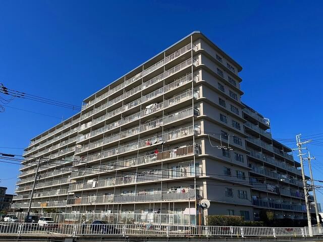 3LDK Apartment with Garden in Yao, Osaka - 1982 Build - Thumbnail 2