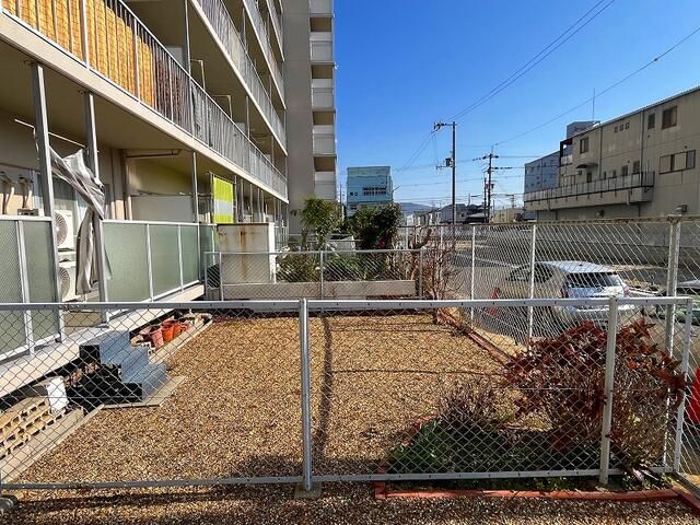 3LDK Apartment with Garden in Yao, Osaka - 1982 Build - Thumbnail 3