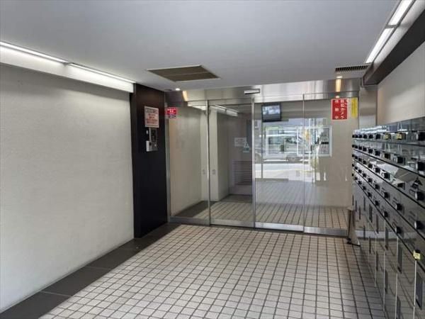 Renovated 1DK Apartment for Sale in Azabujuban, Tokyo - Thumbnail 2