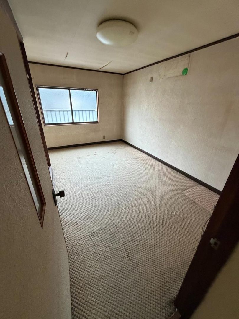 3DK Terrace House for Sale in Neyagawa, Osaka - Thumbnail 2