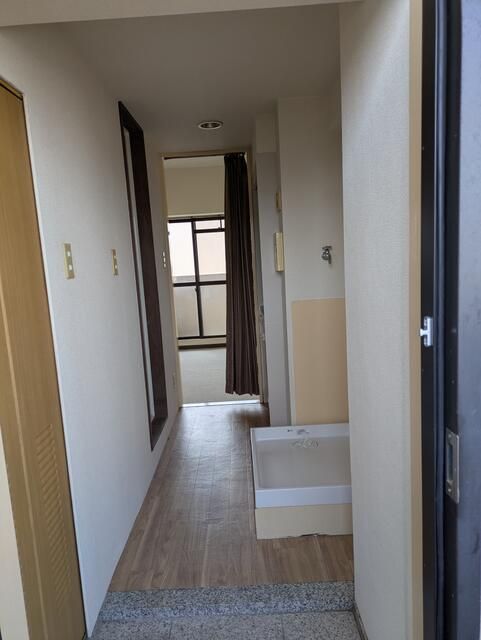 Renovated Studio Apartment for Sale in Toyohashi, Aichi - Thumbnail 3