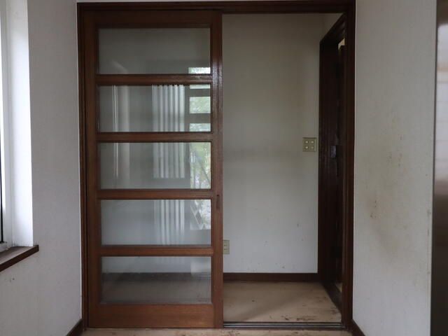 4LDK House with Roof Balcony in Sapporo's Minami Ward - Thumbnail 2