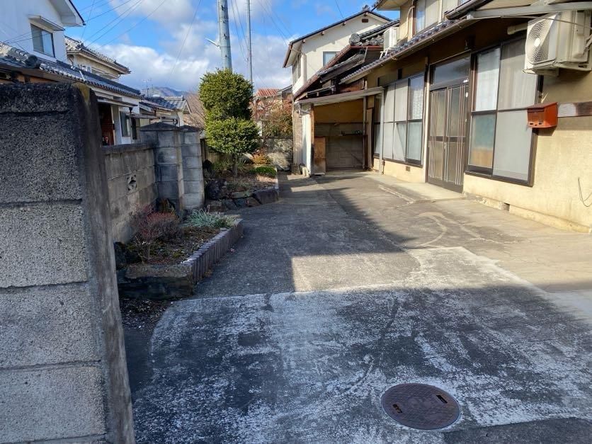 5-Bedroom Detached House for Sale in Ueda, Nagano - Thumbnail 2