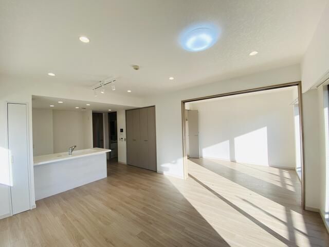 4LDK Apartment for Sale in Mitaka, Tokyo - Renovated 2025 - Thumbnail 3