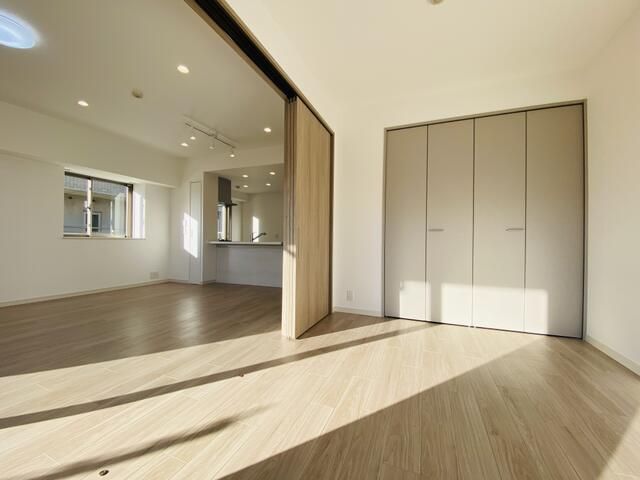 4LDK Apartment for Sale in Mitaka, Tokyo - Renovated 2025 - Thumbnail 4