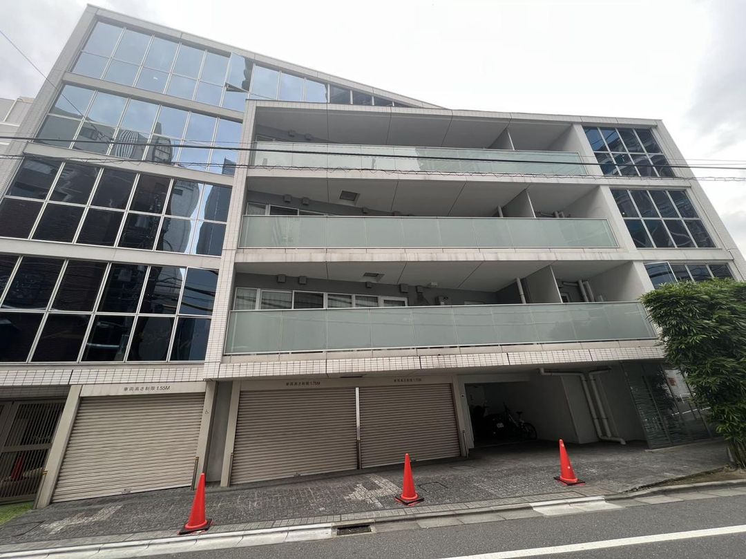 1LDK Investment Condo in Roppongi, Tokyo | 2013 Build - Thumbnail 2