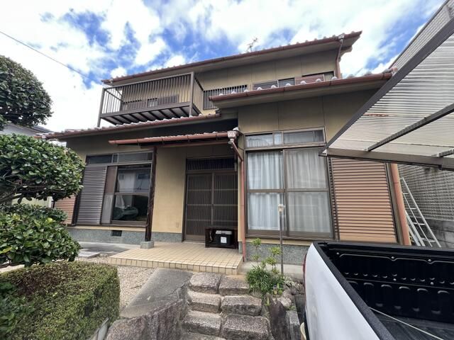 4LDK Japanese House with Garden & Mountain Views in Chihayaakasaka - Thumbnail 2