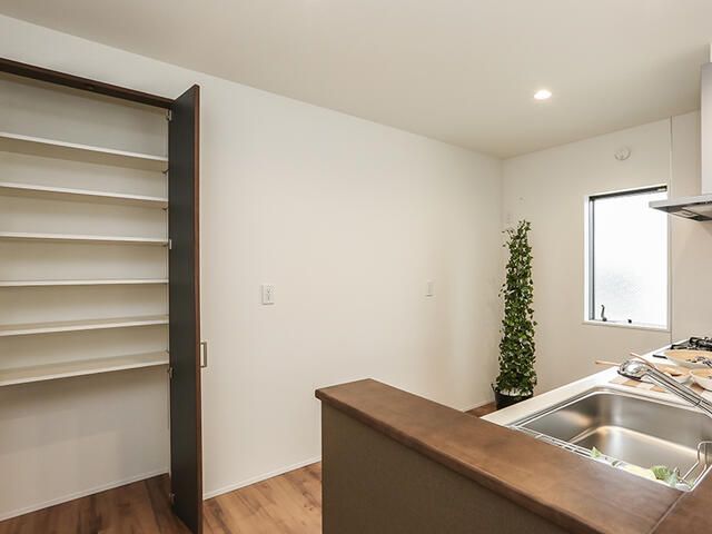 New 4LDK House in Nagoya Midori Ward with Solar Power & Superior Design - Thumbnail 4