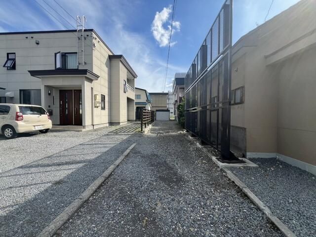 6LDK Family Home for Sale in Asahikawa, Hokkaido - 124.48 Tsubo Land - Thumbnail 3