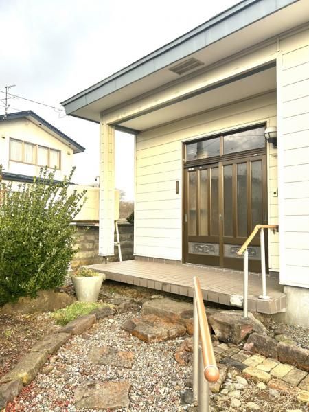 Renovated 4LDK House with Garage in Muroran, Hokkaido - Thumbnail 4