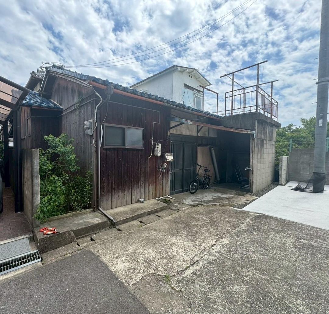5K Detached House for Sale in Hannan, Osaka - 2.5 Million Yen - Thumbnail 2