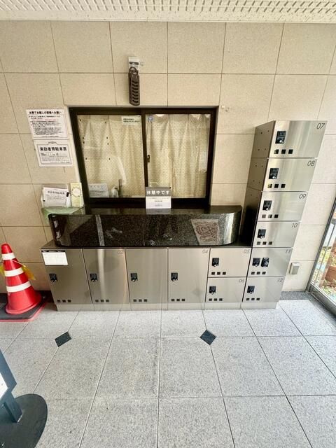 3DK Apartment for Sale in Machida, Tokyo - Renovation Required - Thumbnail 2