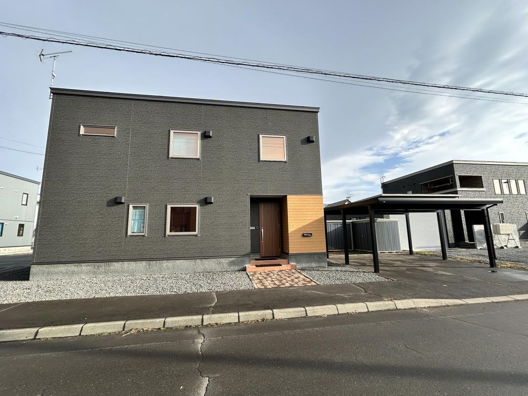 5LDK Modern House in Asahikawa, Hokkaido | 2019 Build - Thumbnail 2