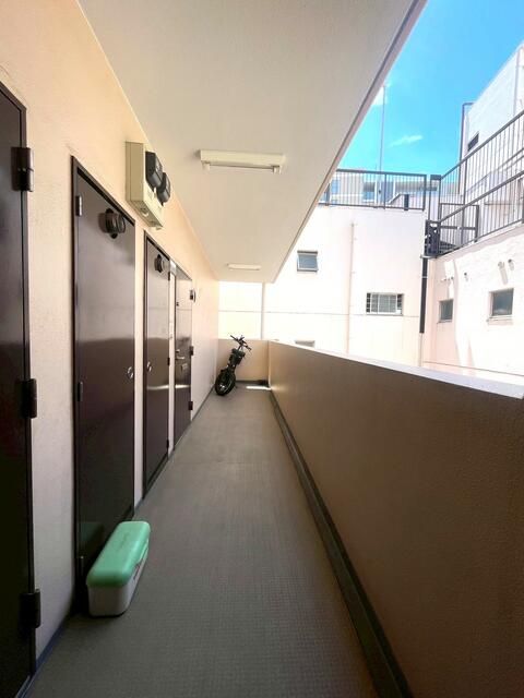 Renovated 2LDK Apartment for Sale in Taito-ku, Tokyo - Thumbnail 3