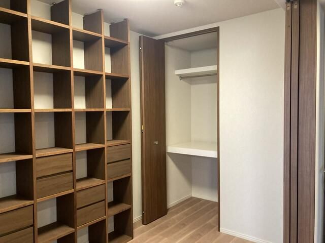 3LDK Apartment for Sale in Toshima, Tokyo - Top Floor - Thumbnail 2