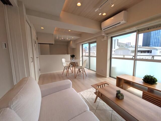Renovated 1LDK Apartment for Sale in Bunkyo, Tokyo - Thumbnail 3