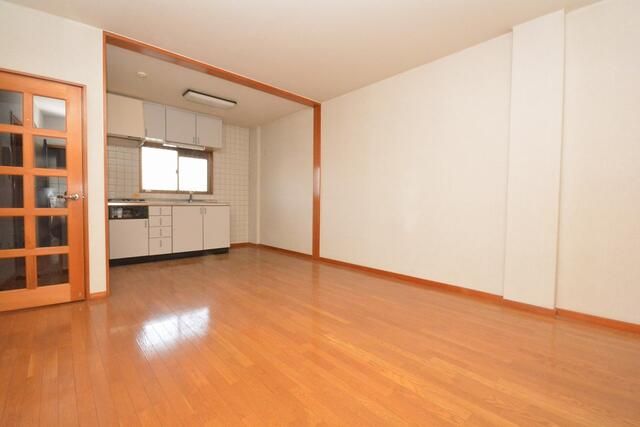2LDK Apartment for Sale in Kiryu, Gunma - 51.3 sqm - Thumbnail 3