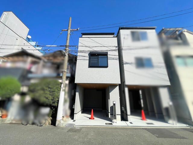 New 2025 3-Story House in Osaka Hirano Ward | 1SLDK - Image 1