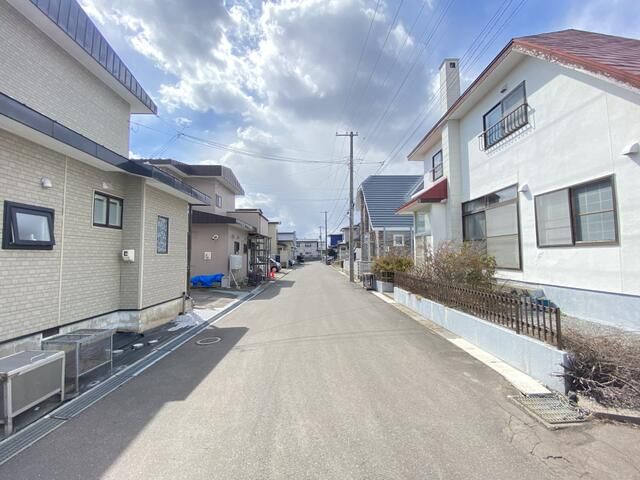 5LDK Detached House for Sale in Hakodate's Higashiyama - Thumbnail 2