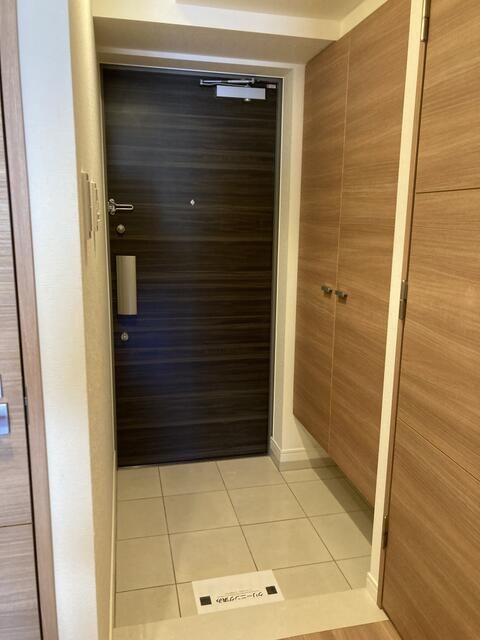 2016-Built 2LDK Condo in Akabane, Tokyo | 55.71 sqm - Thumbnail 3